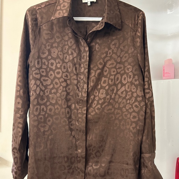 Brown cheetah print blouse - Picture 2 of 2